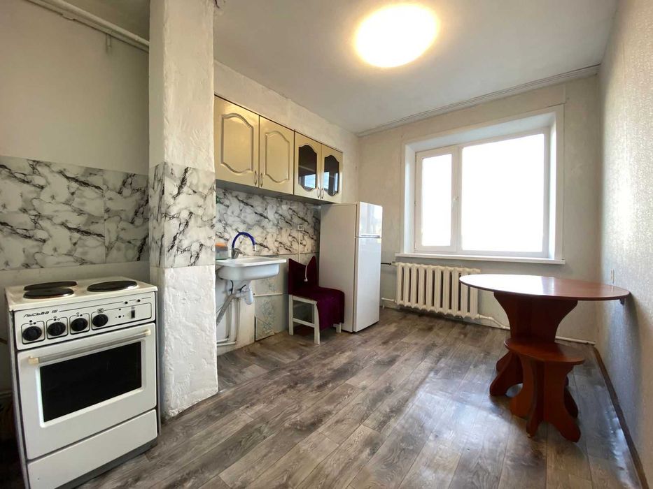 Продам 2-х ком. - на 8 мкр!