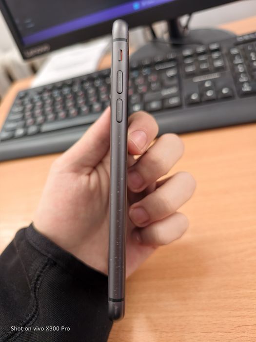 В продаже IPhone 11 64 Gb