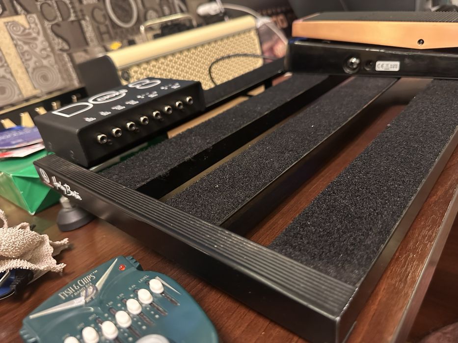 Педали эффектов для электро гитары.