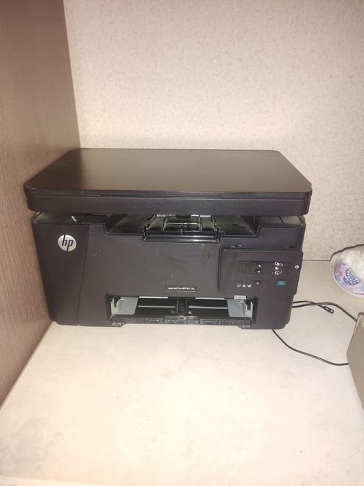 Принтор hp в хорошем состоянии.