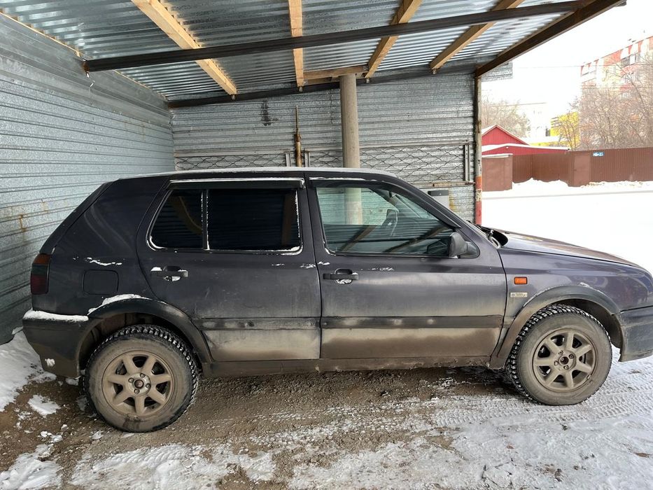 Продам гольф 3,1992 года