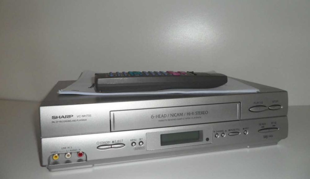 Video VHS recorder stereo Sharp nou
