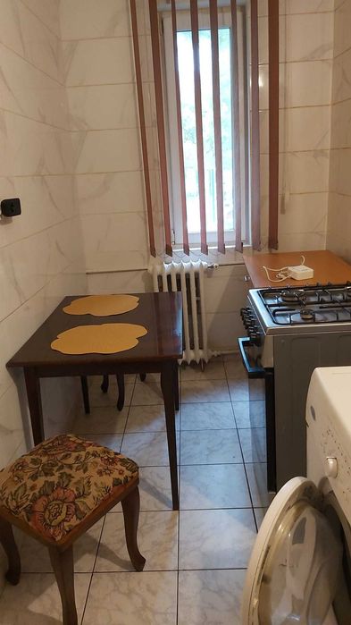 Garsoniera de închiriat în Sect 4