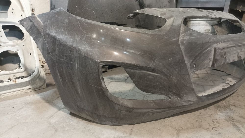 Продам бампер Хендай Акцент!