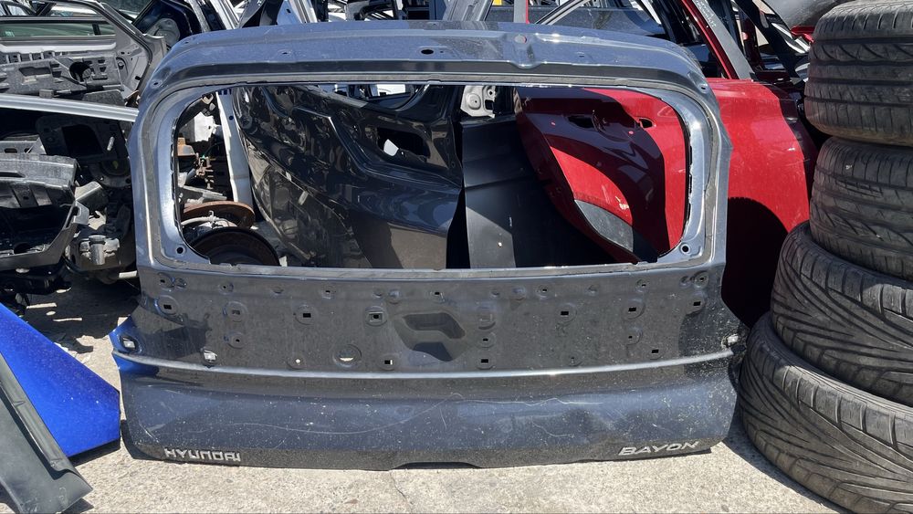 Багажна врата Hyundai Bayon