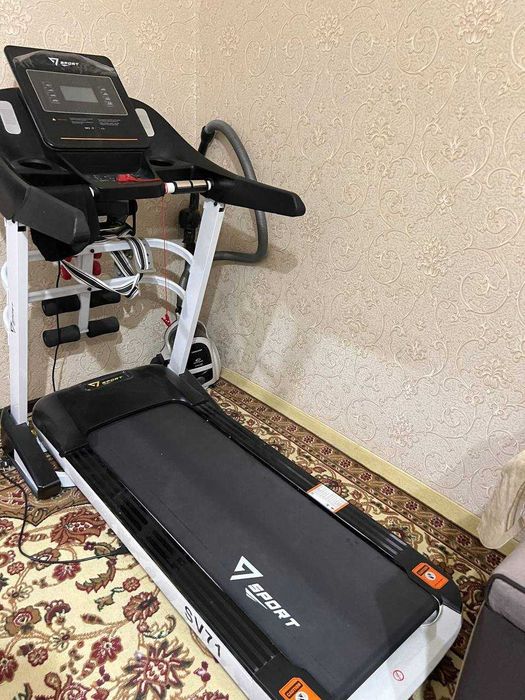 Беговая дорожка очень хорошим состояние почти новая