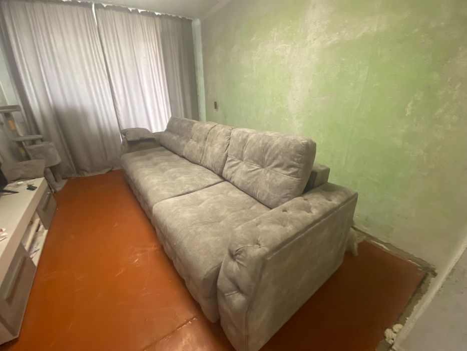 Срочно продам диван