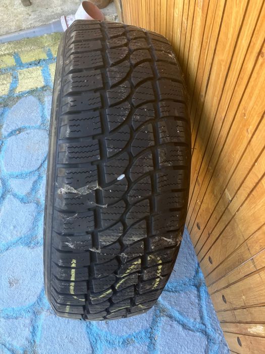 Vând /Schimb anvelope Michelin marca Riken  M+S 225/65/16 C