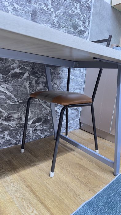 Кухонный стол…..