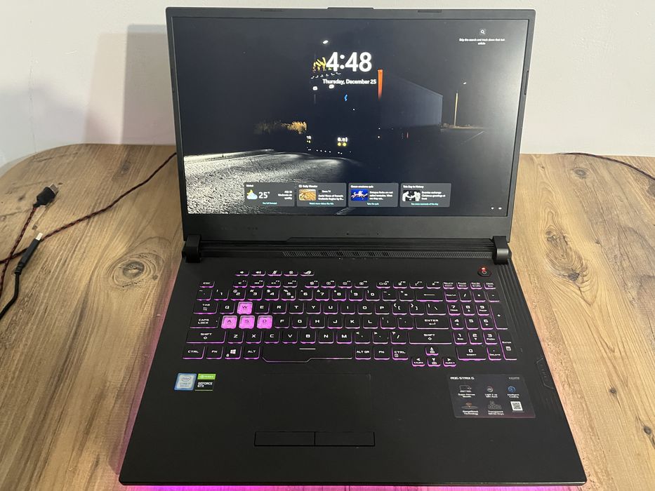 Vand Laptop Asus Rog Strix g731