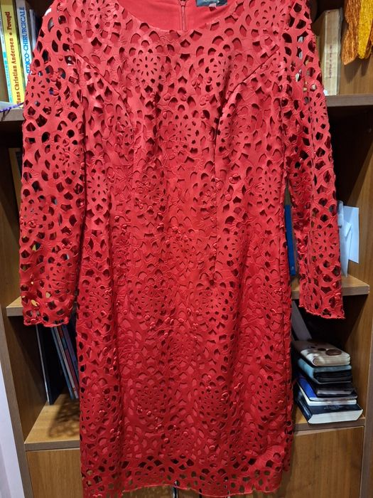 Rochie roșie elegantă