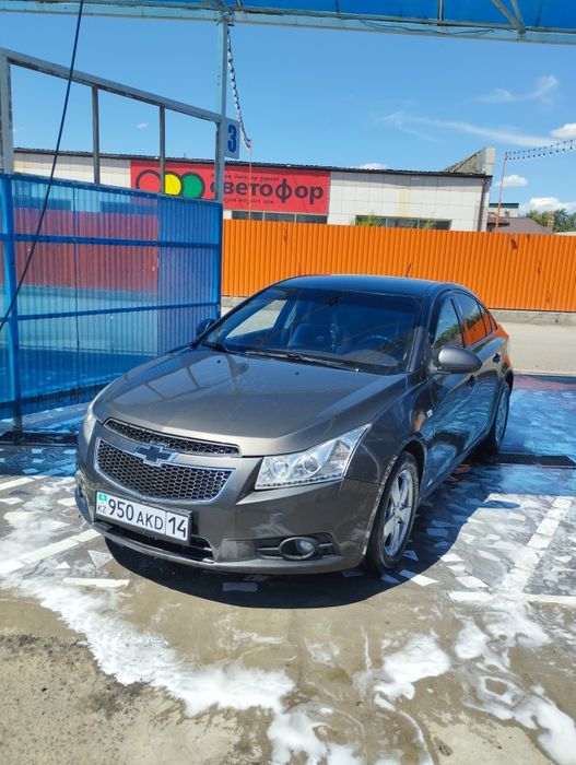 Продам Шевроле Круз 1.8 автомат