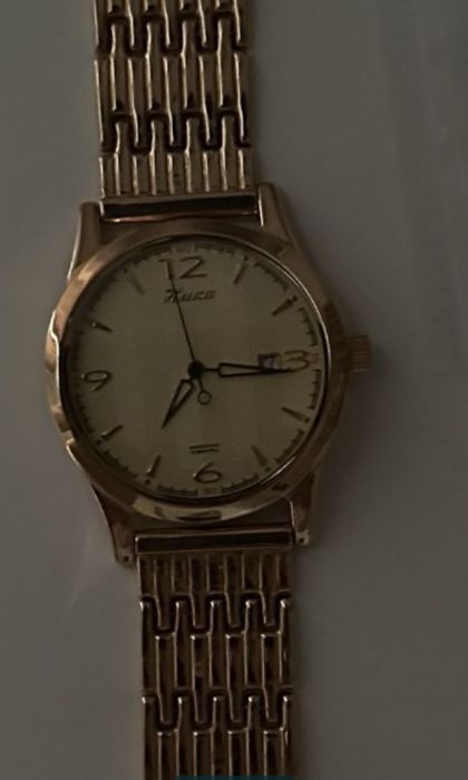 Продам золотые часы 60гр