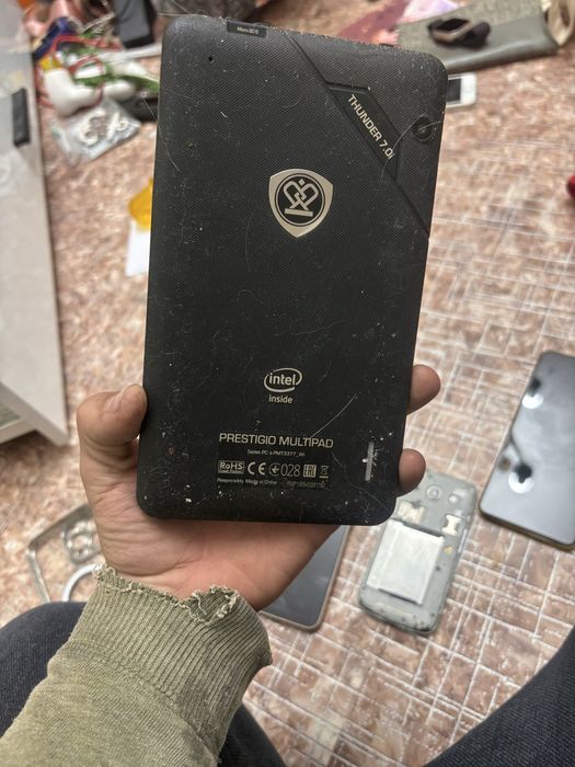 Продам телефоны не рабочие на запчасти