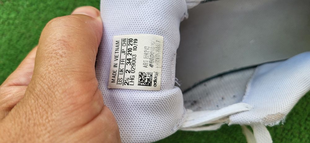 Vând pantof sport Adidas, marimea 34
