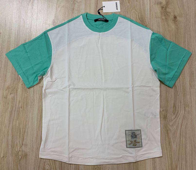 Нови мъжки тениски с етикети Jacquemus налични