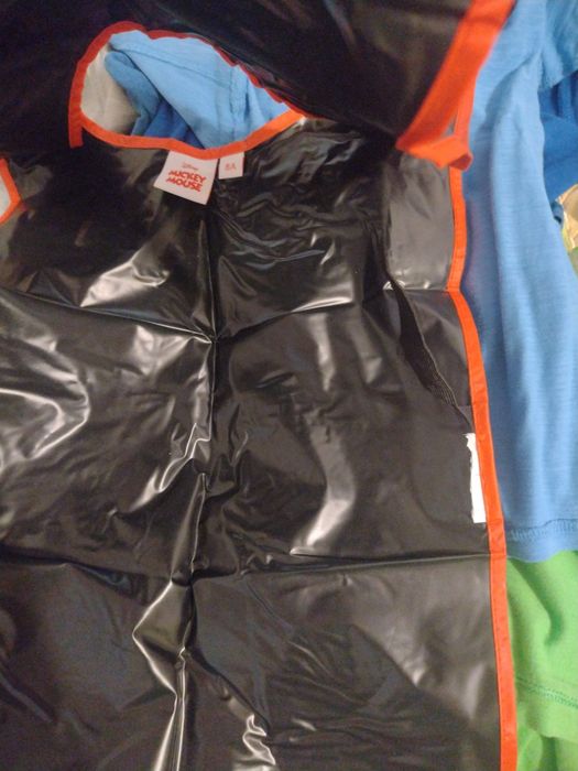 șorț pt desen acuarele Mickey