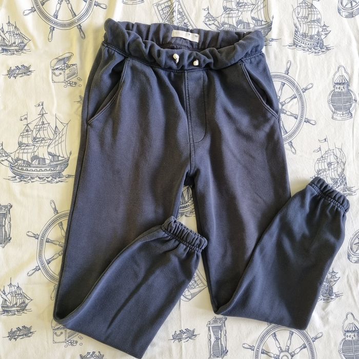 Продавам блузи с къс ръкав и син детски анцунг