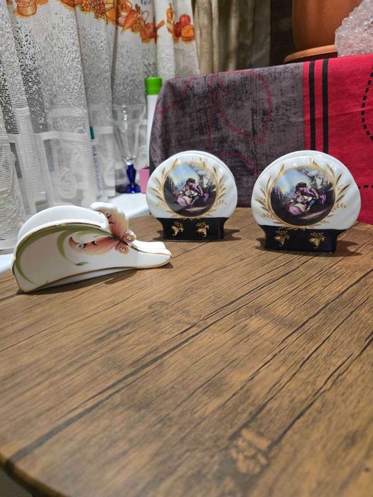 Порцеланови пепелници, салфетници и солници