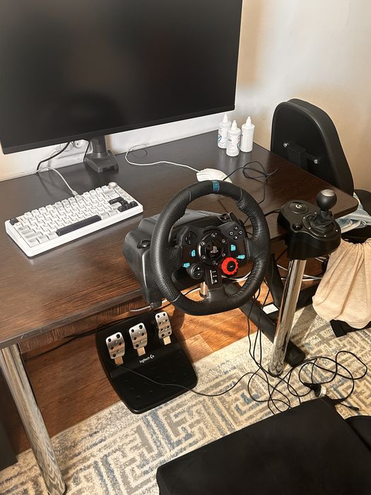 Продам руль logitech g29, игровой руль