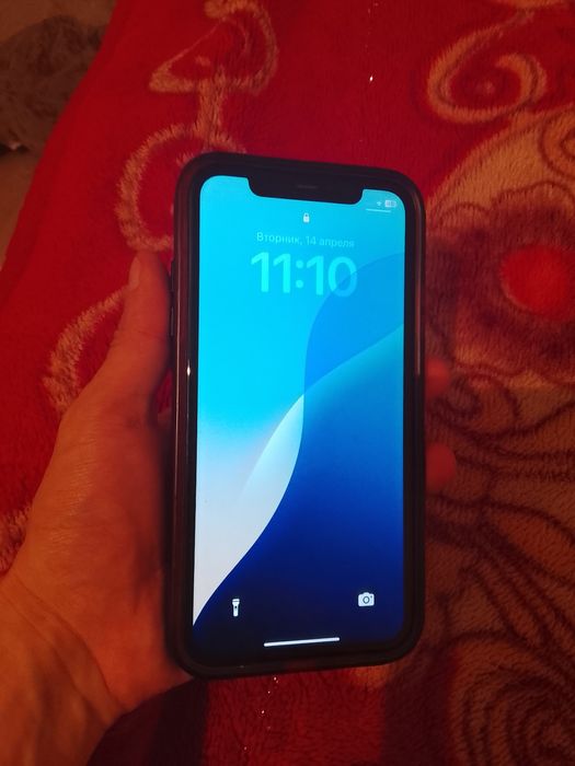 Продам айфон 11 64g