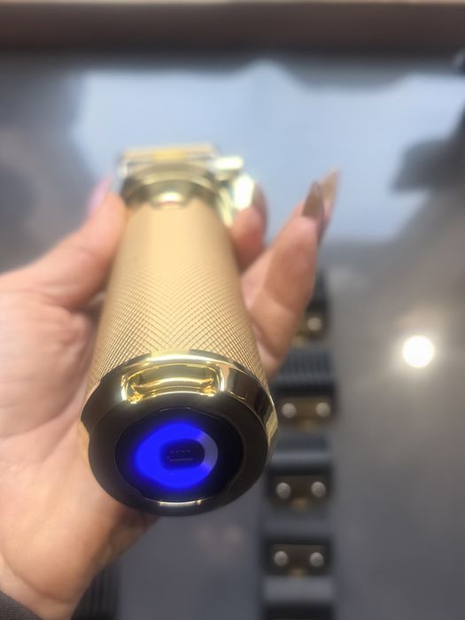 Професионална машинка за подстригване Babyliss Pro