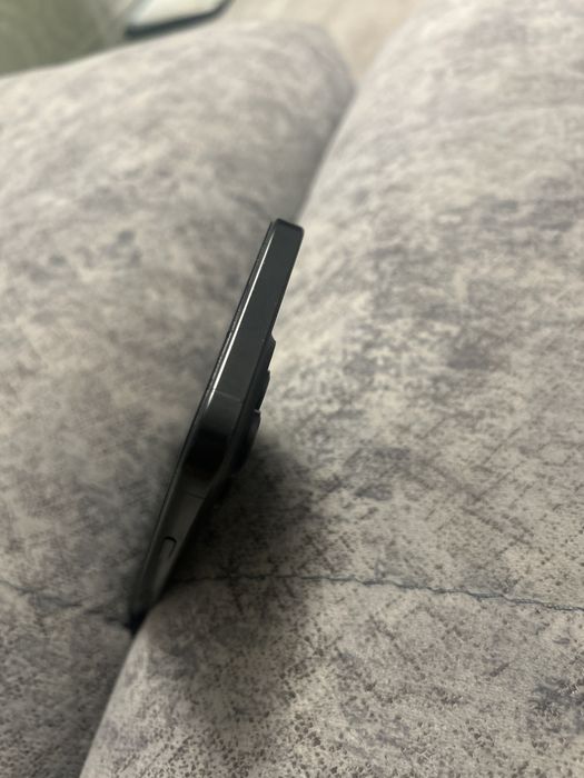 Продам Iphone 16 pro max