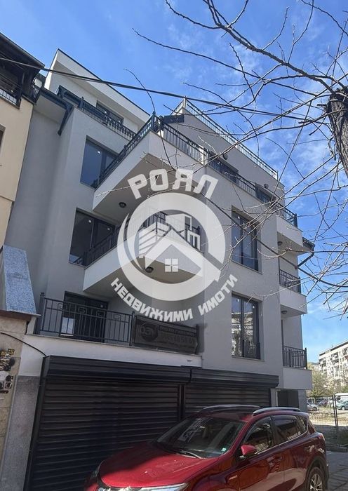 Продава се Тристаен апартамент в Пловдив, Кючук Париж - 100 кв.м за 1175 €/кв.м - Снимка #9