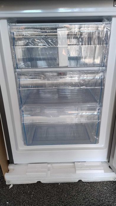 Чисто нов Комбиниран Хладилник с фризер Heinner Dispenser-Диспенсър Инокс 180 см