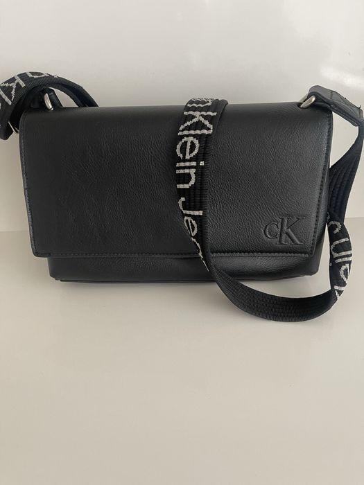 Calvin Klein Jeans чанта