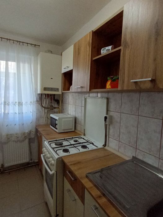 Închiriez apartament 2 camere