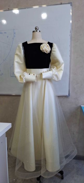 Ayollar vecherniy ko‘ylagi