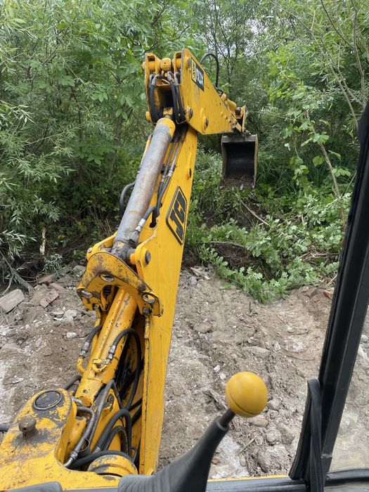 Lucrari / Inchiriere buldoexcavator jcb