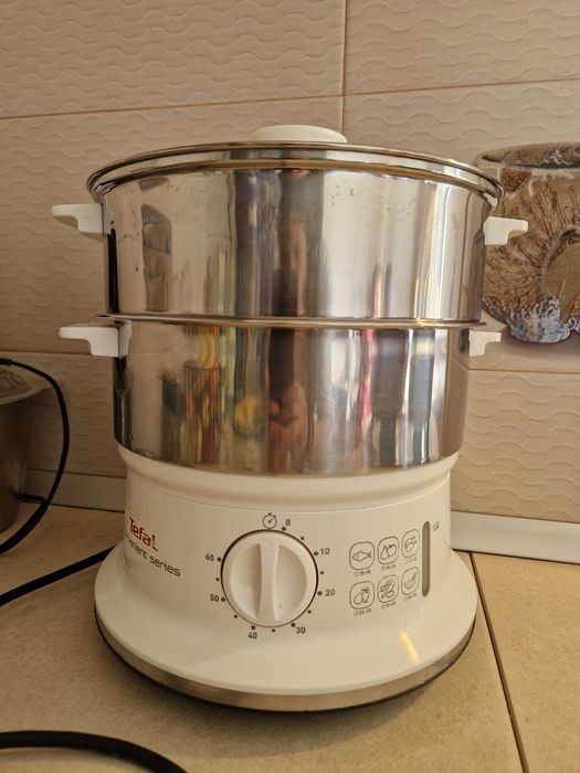 Aparat de gătit la aburi