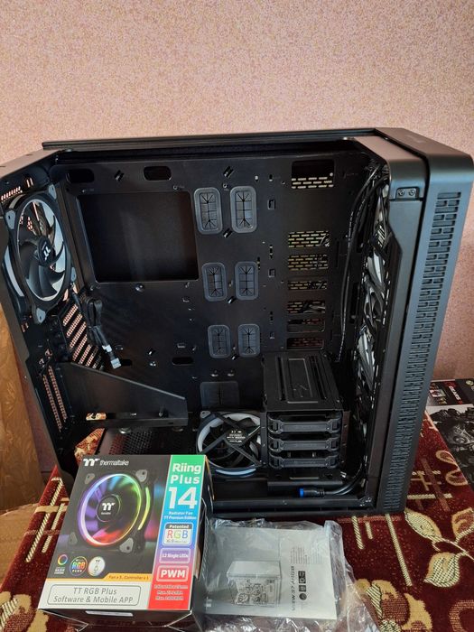 Carcasa PC Thermaltake View 37