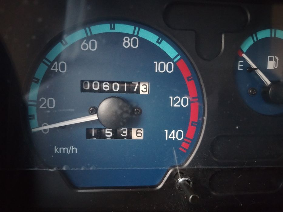 Дамас комби (юк-йуловчи) сотилади.