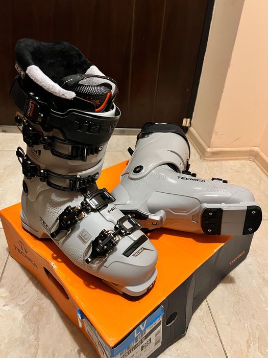 Продавам ски комплект: Ски Völkl & Ски обувки Tecnica Mach 1 LV Pro W