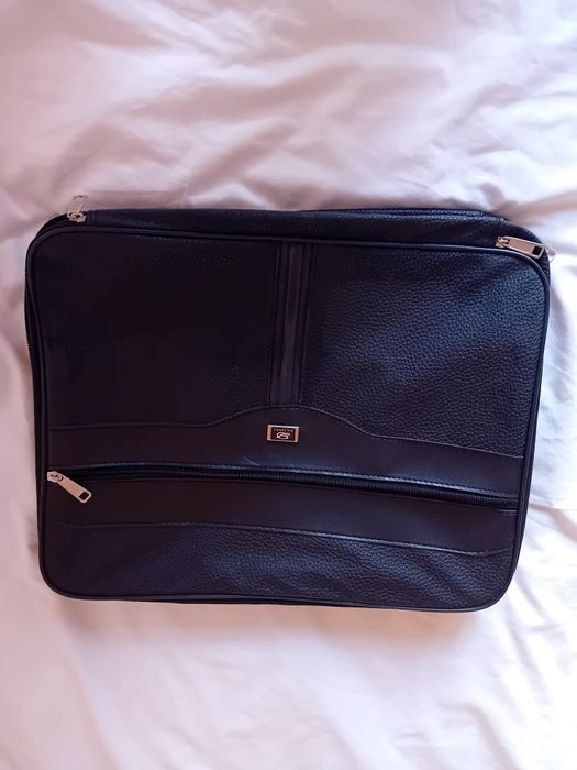 Кожена чанта за лаптоп