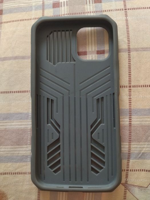 чехол на iPhone 13 Pro