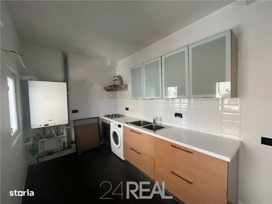 Penthouse in vila, de vanzare - Strada Tokio