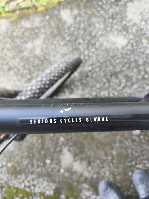 Vind bicicleta in perfecta stare de funcționare.
