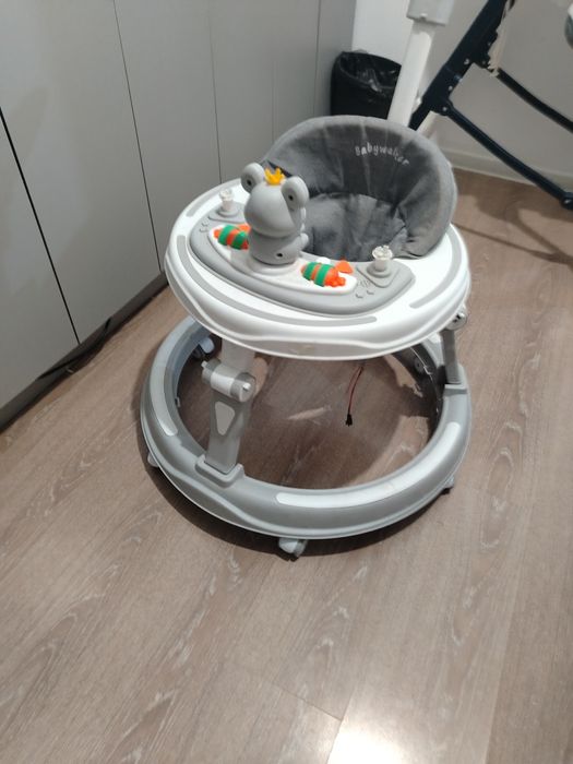 Ходунок продам в хорошем состояние 4тысяч