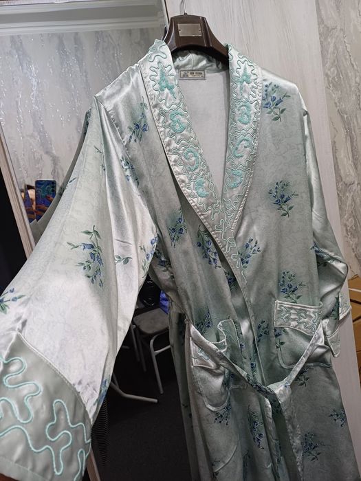 Продаётся женская халат новый