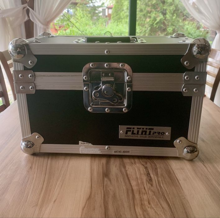Behringer XAIR18 + Flyht case Подарък таблет ipad