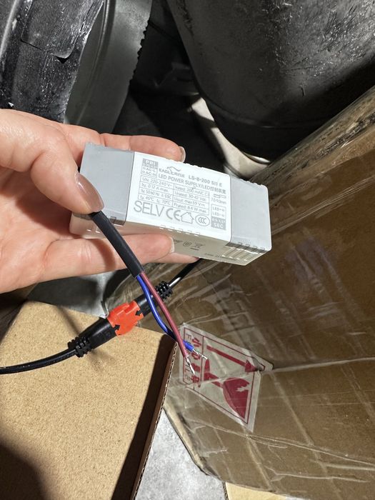 Продам споты новые срочно