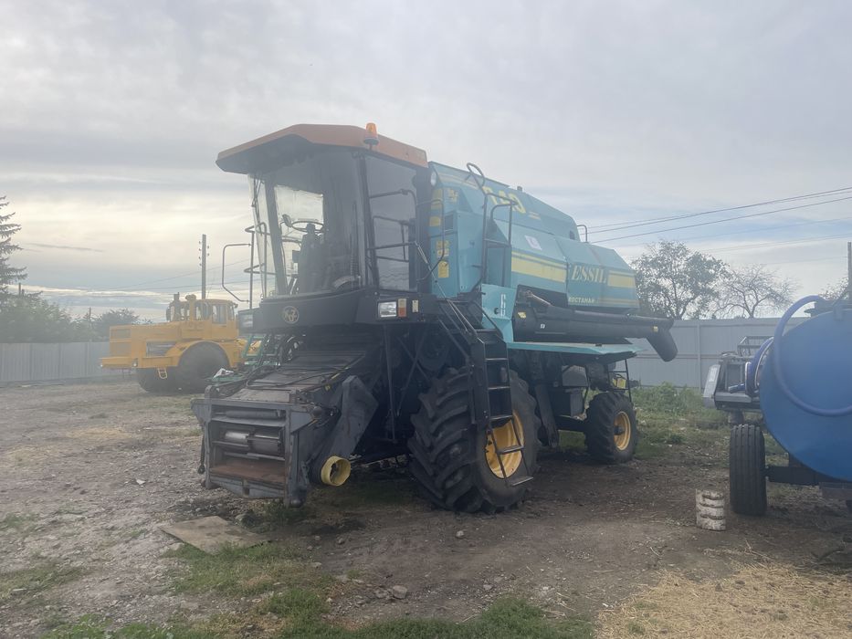 Продам комбайн Есиль-740