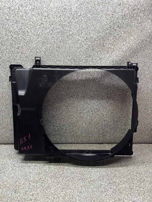 Диффузор радиатора на Ниссан Эльгранд Е50 Е51 из Японии.