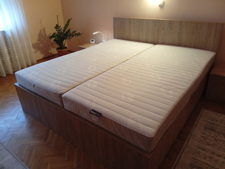 Vind 2 saltele din spuma .