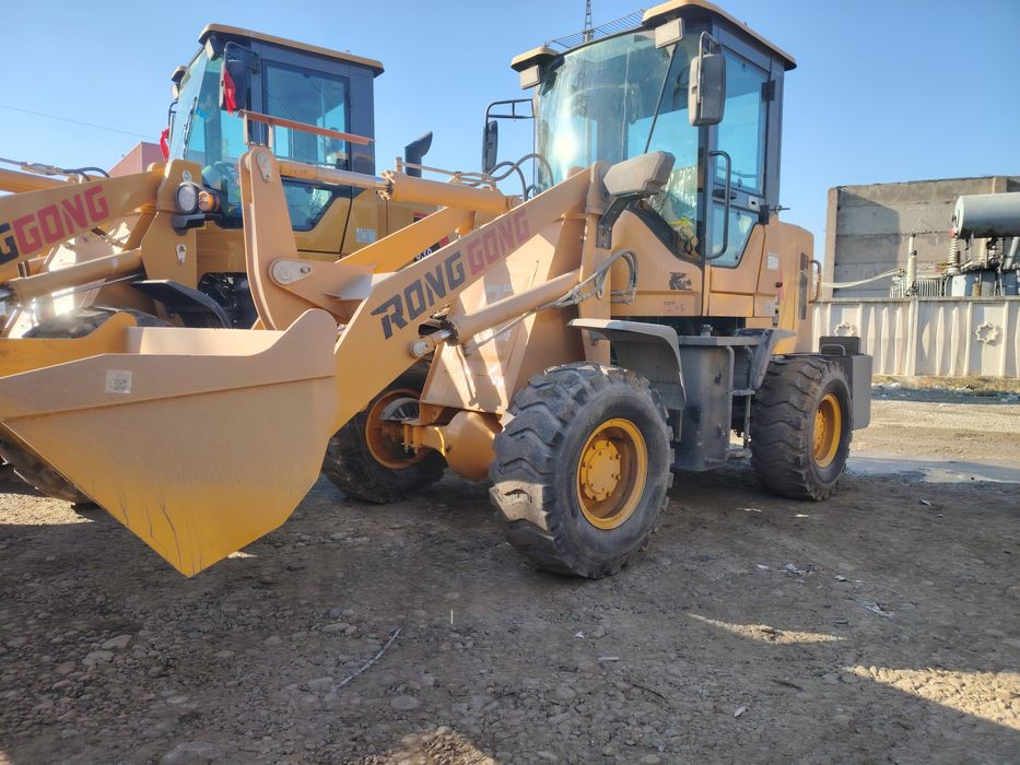 Погрузчик 1куб 1,5тонна олади