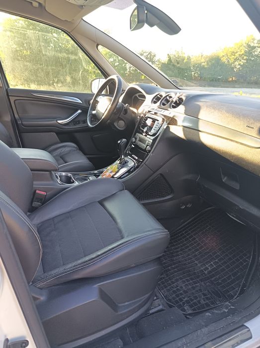 Продавам Ford s-max
